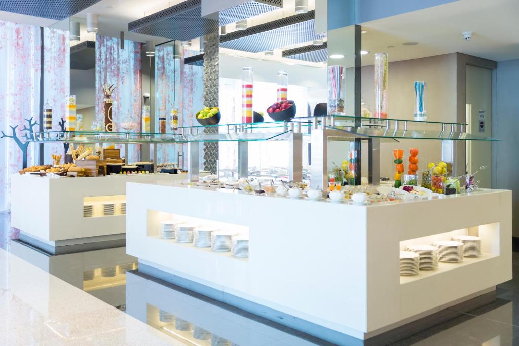 Adagio Abu Dhabi Al Bustan - Resim 43