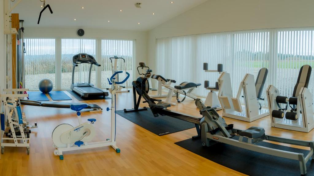 Fitness centrum a/nebo fitness zařízení v ubytování Hotel Højgaarden