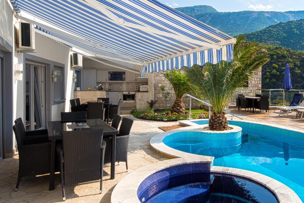 Montelux Apartments - 14