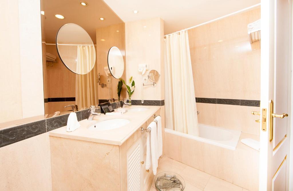 Apartamentos Guadalpin Boutique - Estudio Con Baño De Spa