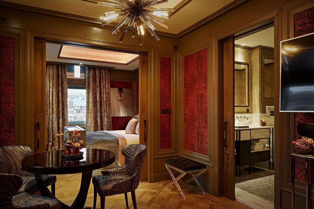 Hotels in Amsterdam