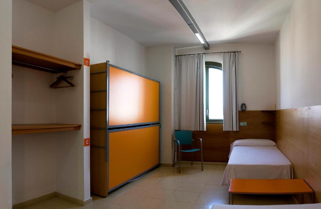Albergue Inturjoven Jaen - Habitación Cuádruple Con Baño Privado