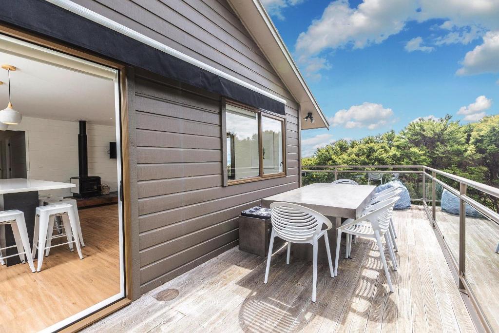 Balkón nebo terasa v ubytování Sunset Sanctuary- Stay Waiheke