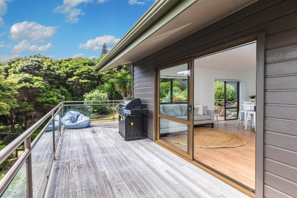 Balkón nebo terasa v ubytování Sunset Sanctuary- Stay Waiheke