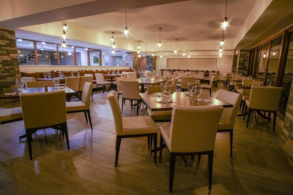 Restaurace v ubytování Satama Hotel