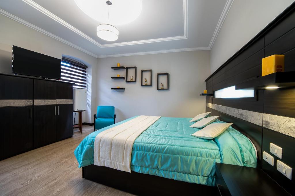 Hotel Majestic 2 by HHG - King Suite