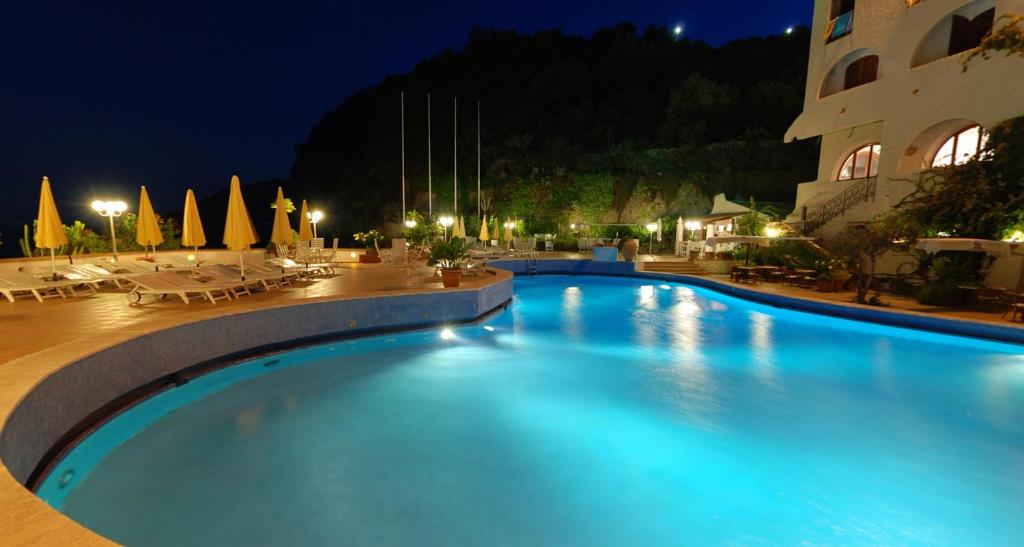 Bazén v ubytování Hotel Carasco nebo v jeho okolí