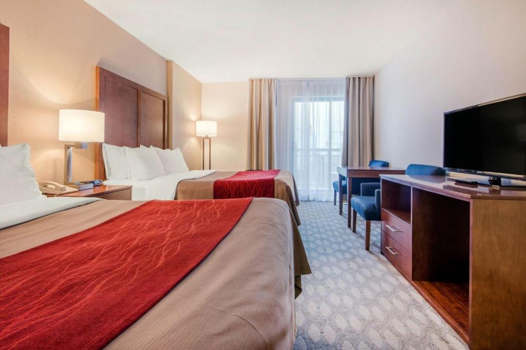 
Room with Two Double Beds and River View
