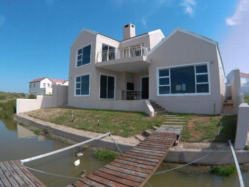 SunbirdAdmiral Island holiday house, Velddrif (updated prices 2024)