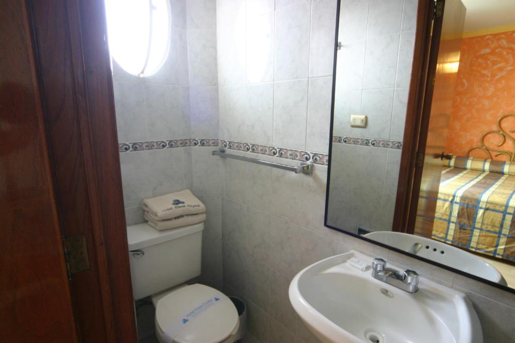 Koupelna v ubytování Hotel Plaza Crystal
