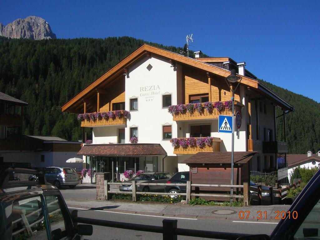 Nespecifikovaný výhled na hory nebo výhled na hory při pohledu z hotelu