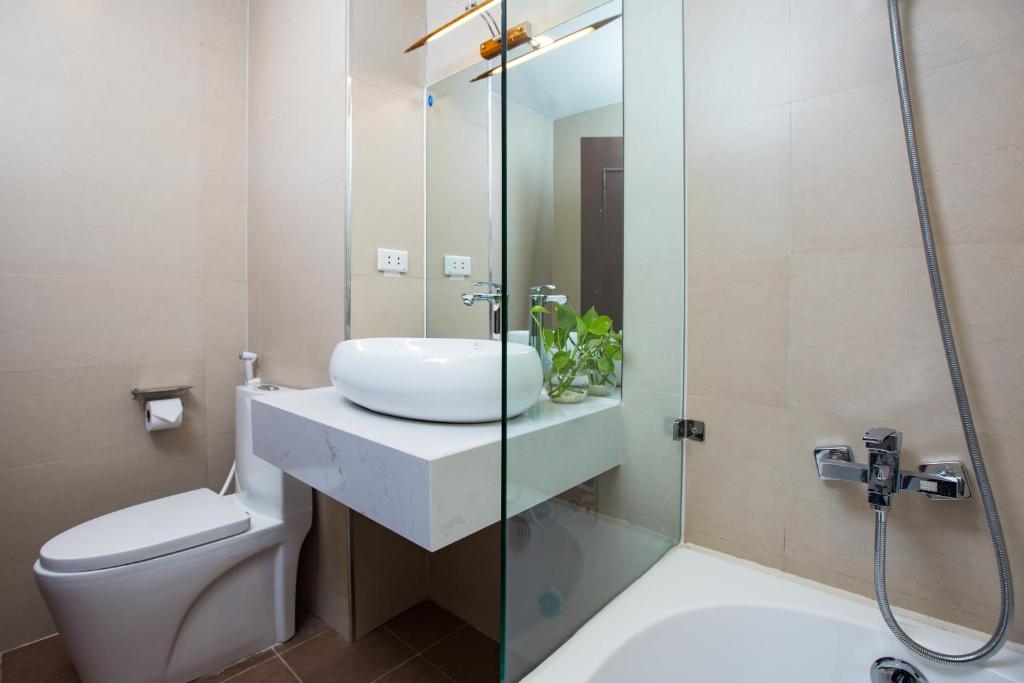 Koupelna v ubytování Thang Long Espana Hotel