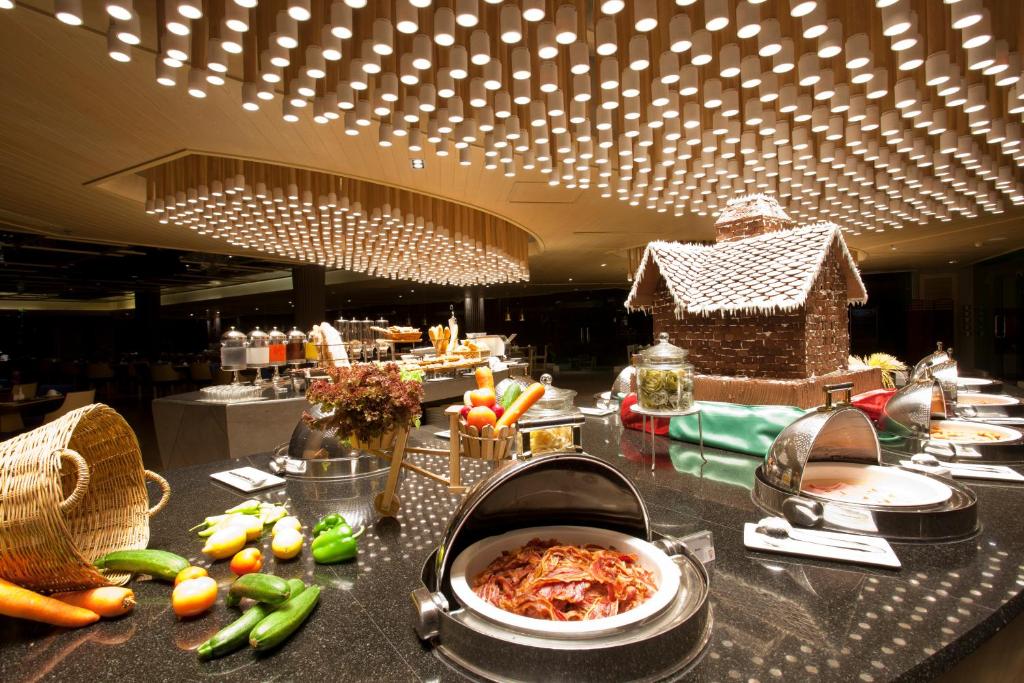 Graceland Khaolak Beachfront Resort - 3