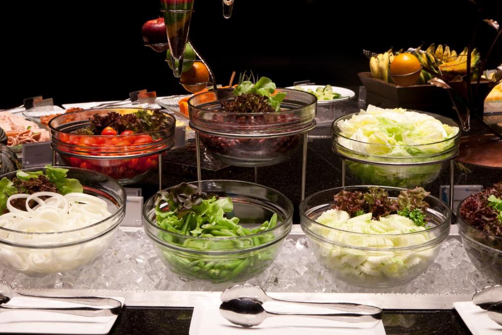 Graceland Khaolak Beachfront Resort - 5