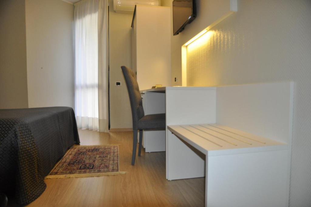 Hotel Est Piombino - Quadruple Room