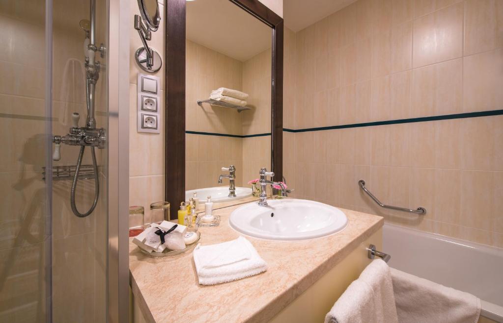 Koupelna v ubytování Grand Hotel Bohemia