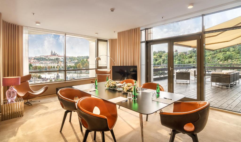 The President - Resim 36