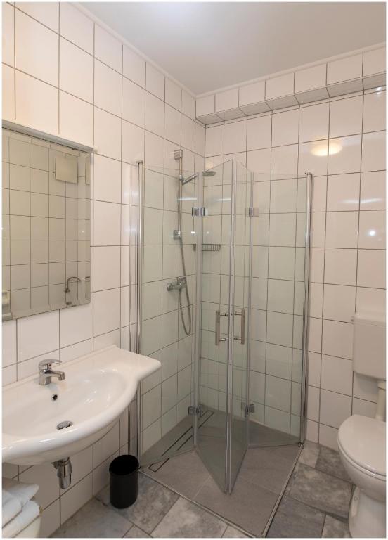 Kúpeľňa v ubytovaní Hotel Gratkorn - "Bed & Breakfast"
