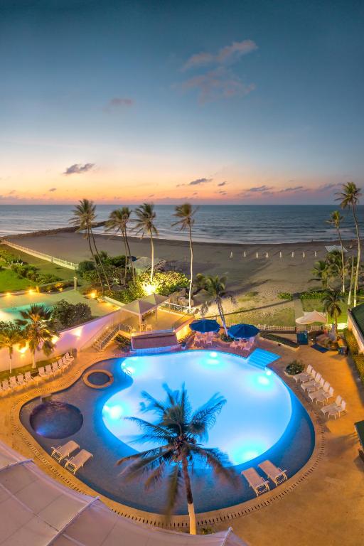 Bazén v ubytování Hotel Dann Cartagena nebo v jeho okolí
