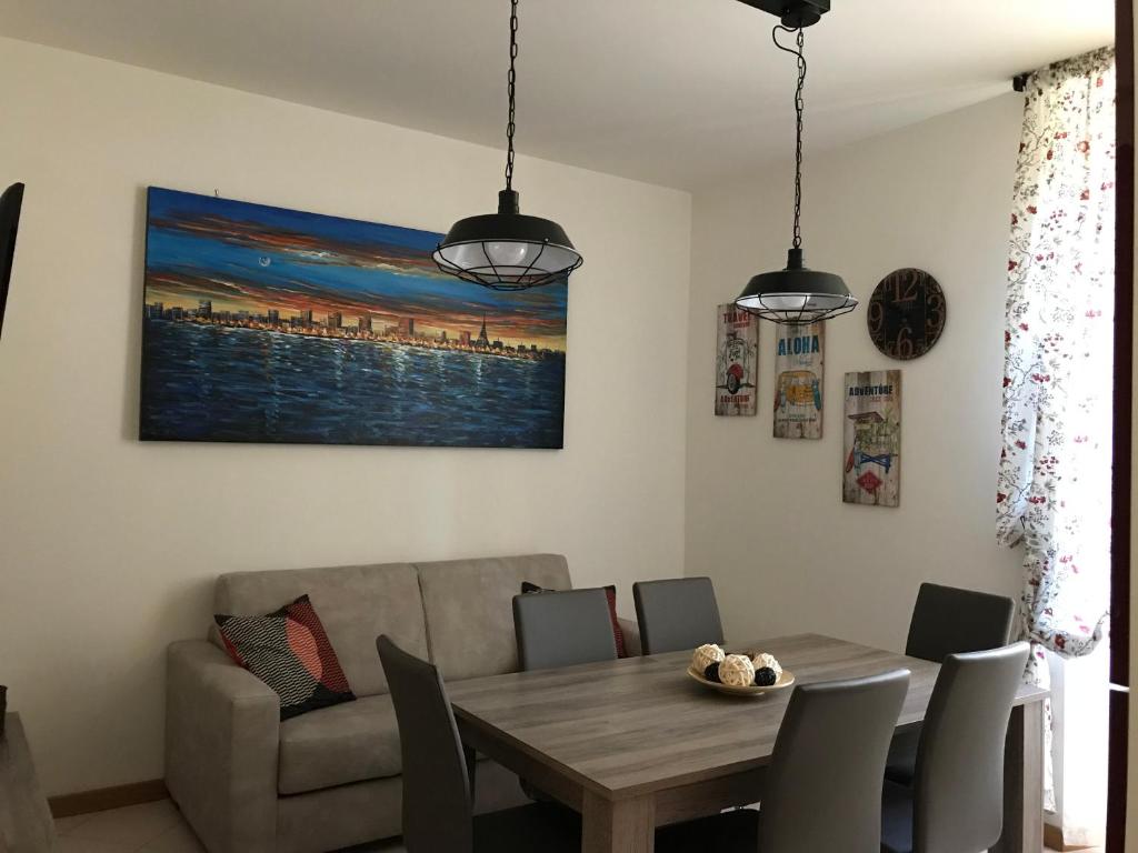 A seating area at La Casa di San Francesco