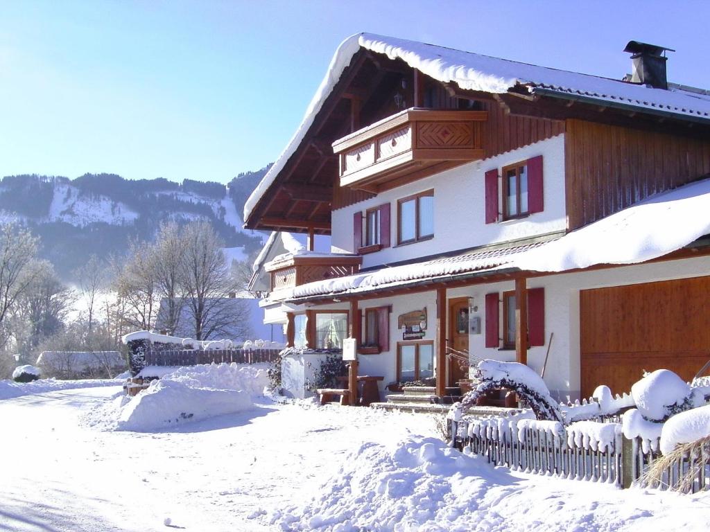 Gästehaus Kerpf inclusive KönigsCard v zimě