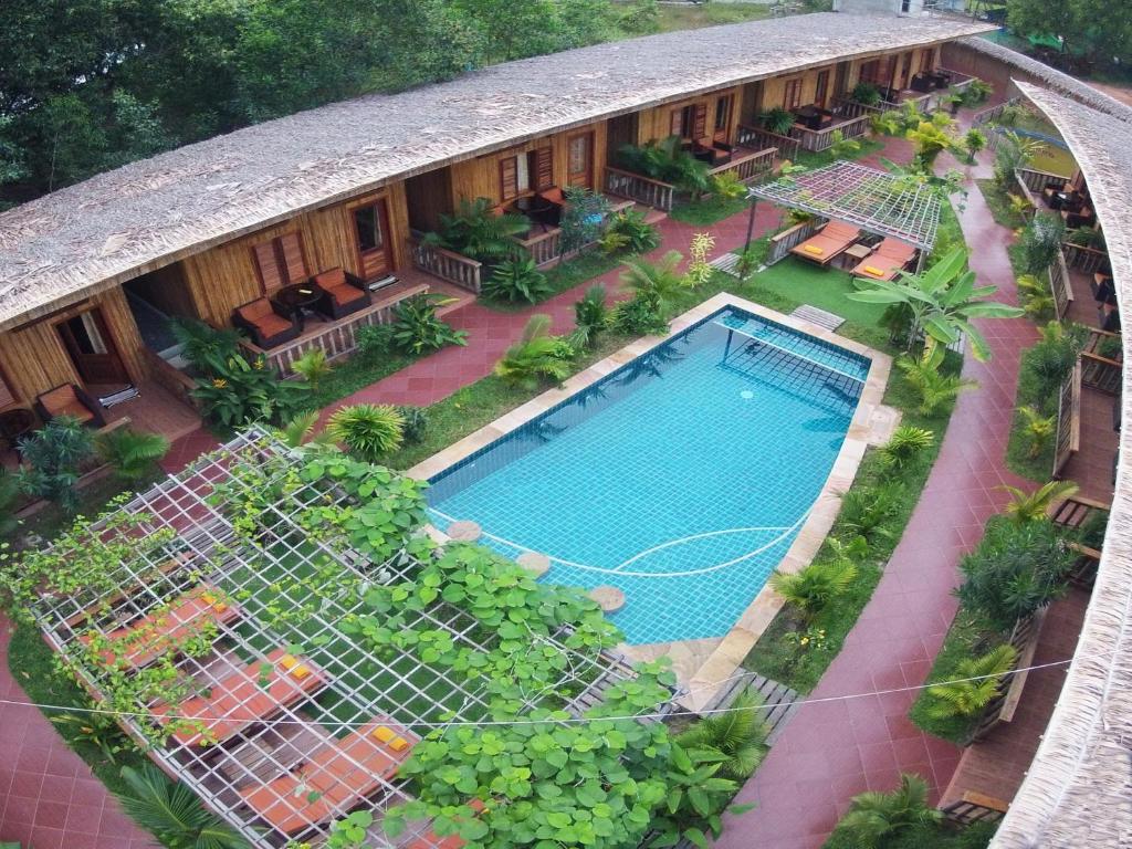 an overhead view of a swimming pool at a resort at Sok Sabay Resort in Sihanoukville