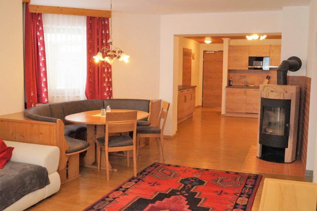 Kuchyň nebo kuchyňský kout v ubytování Sieglhub Chalets - Appartements - Hotel