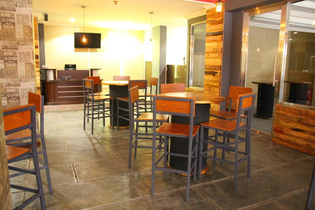 Restoran atau tempat makan lain di RedDoorz Plus near Soekarno Hatta Airport 2