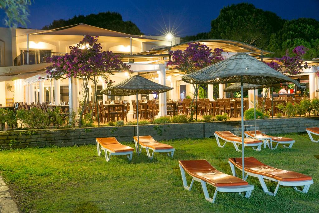 Sea Side Beach Club