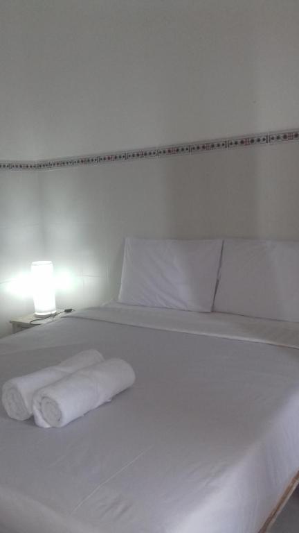 Sanata Yoga Guesthouse - 5