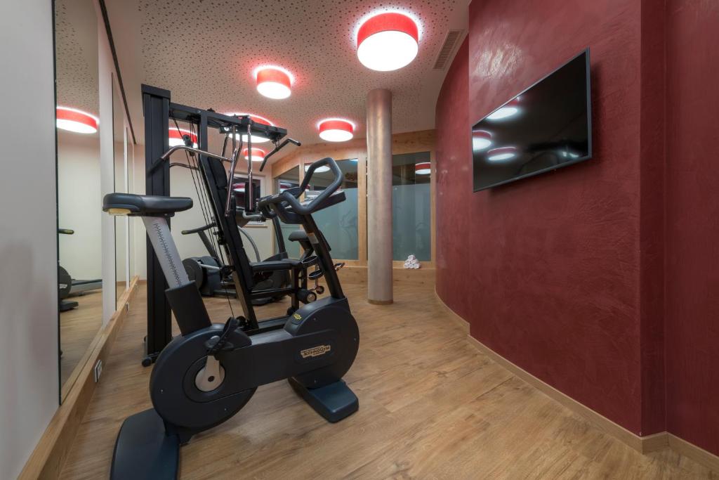 TV a/nebo společenská místnost v ubytování Das Schiff in den Bergen