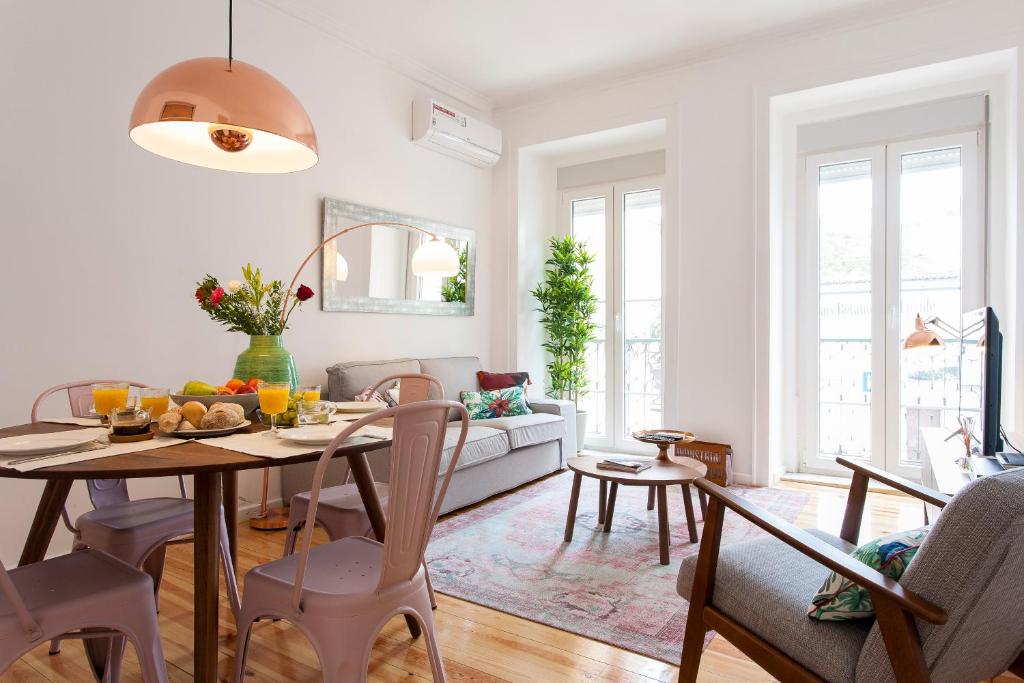 2 suites stylish flat at bairro alto-principe real