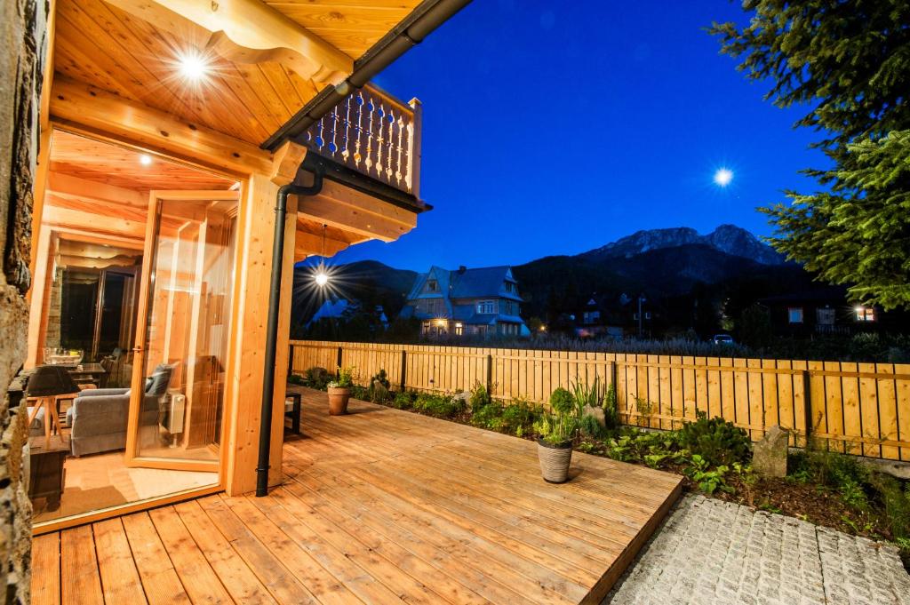 Výhľad na hory alebo výhľad na hory priamo z apartmánu