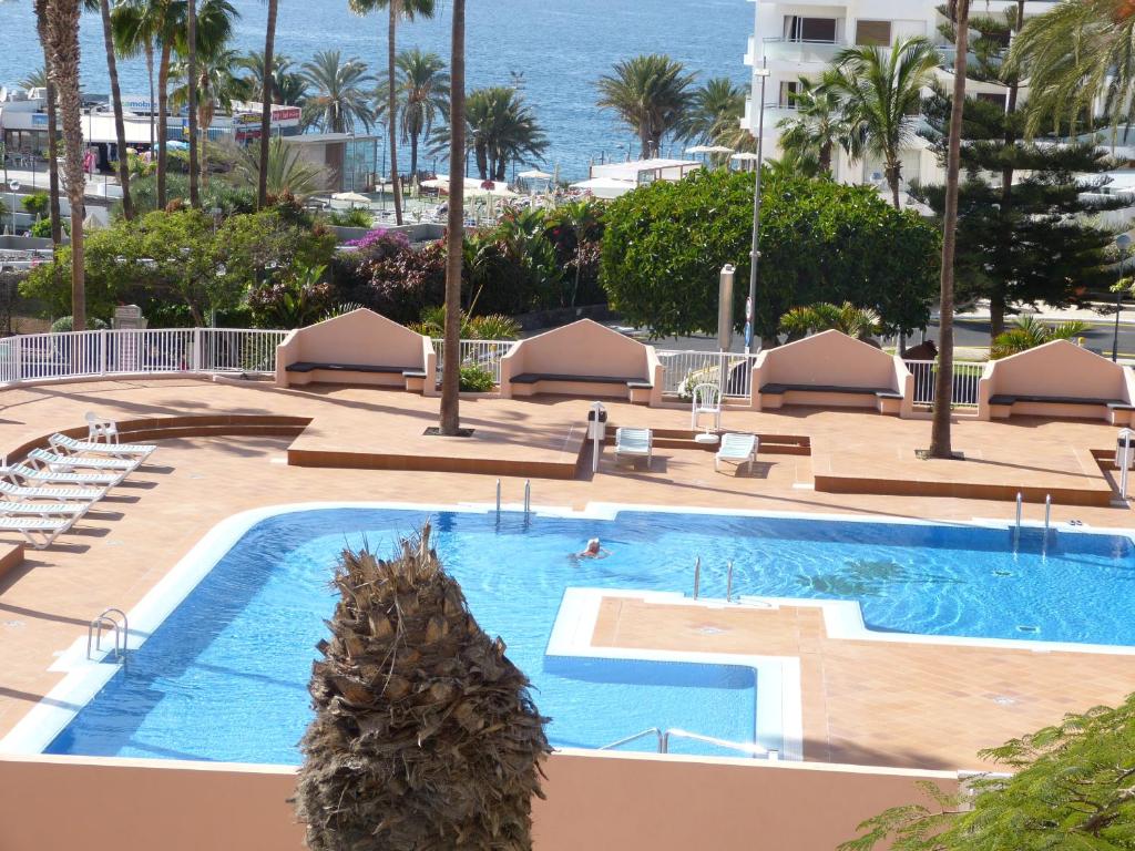 The swimming pool at or close to Ocean View Apartment By Suncanarias
