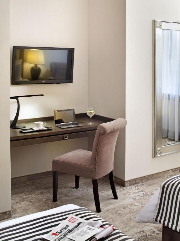 Metropolitan Boutique Hotel - Classic Double Or Twin Room