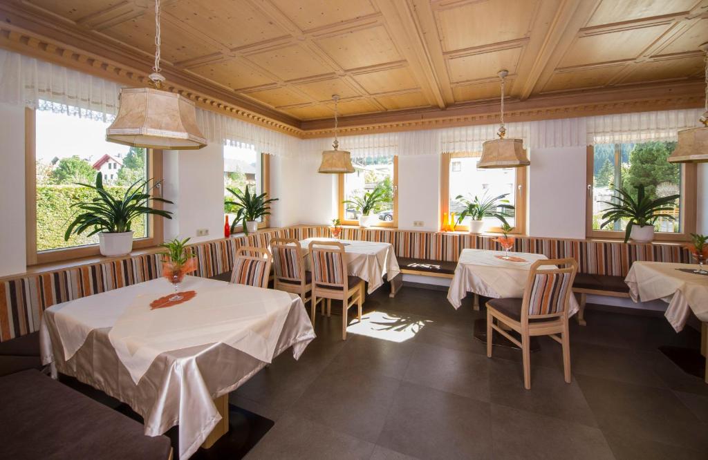 Restaurace v ubytování Hotel juenmi