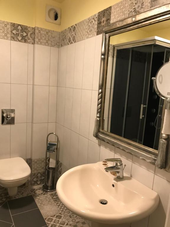 Koupelna v ubytování Hotel Podzamcze