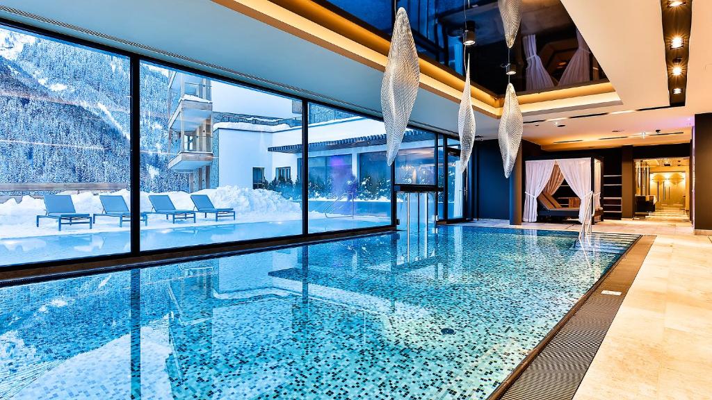 Bazén v ubytovaní Mountain Spa Residences alebo v jeho blízkosti