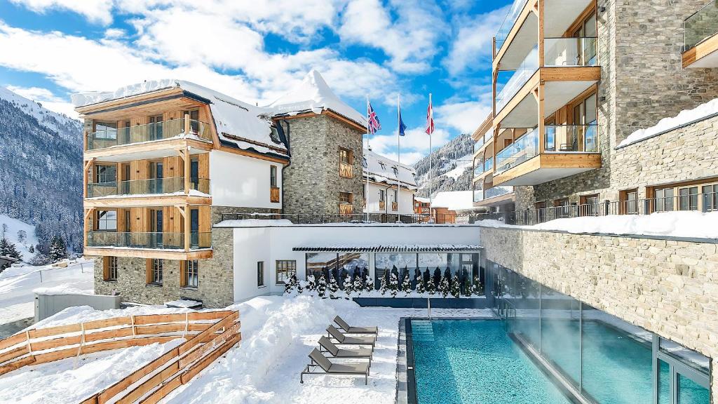 Bazén v ubytovaní Mountain Spa Residences alebo v jeho blízkosti