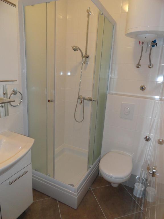 Kúpeľňa v ubytovaní APARTMENTS ANICA 2