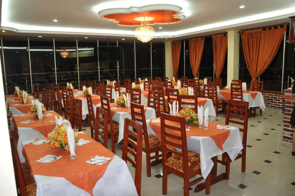 Restaurace v ubytování Hotel el Caimito