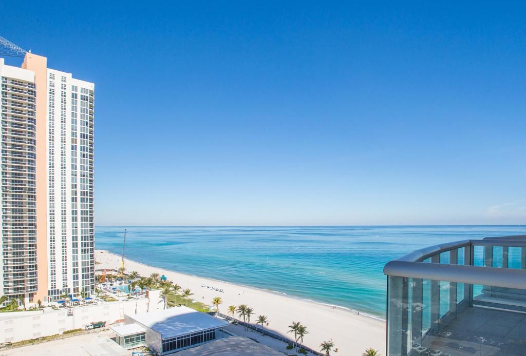 Marenas Resort 1BD Ocean View in Sunny Isles, Sunny Isles Beach, FL -  Booking.com