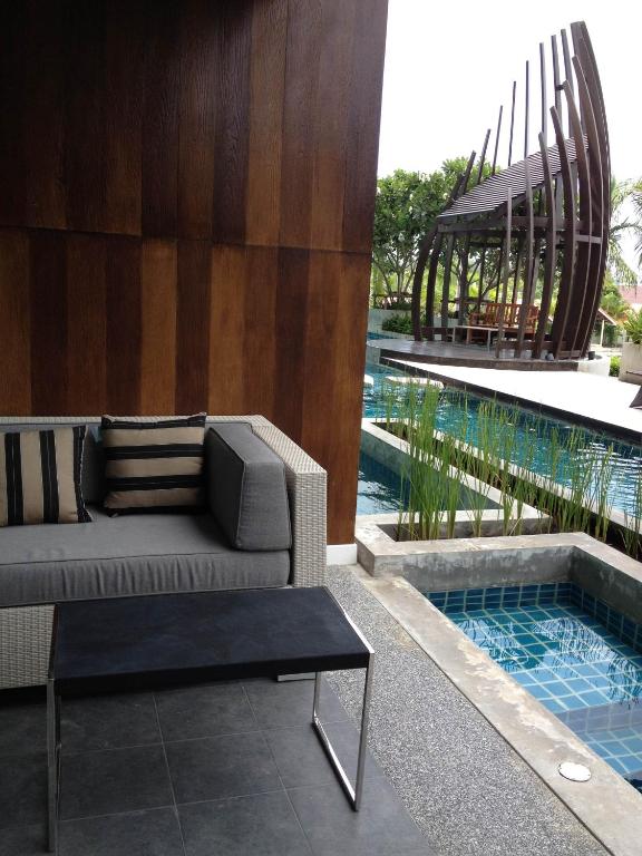 Bazén v ubytování Mida de Sea Residence Hua Hin nebo v jeho okolí