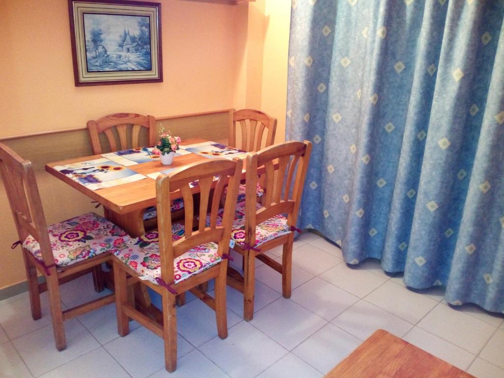 Posedenie v ubytovaní Apartamento Salou, playas, piscina