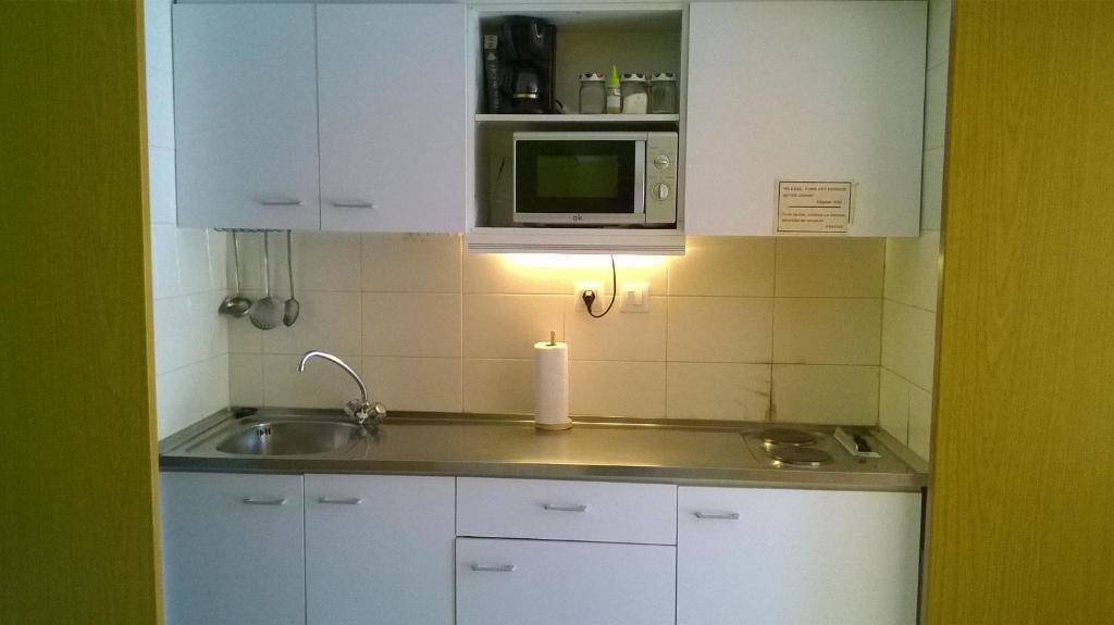 Kuchyňa alebo kuchynka v ubytovaní Apartamento Salou, playas, piscina