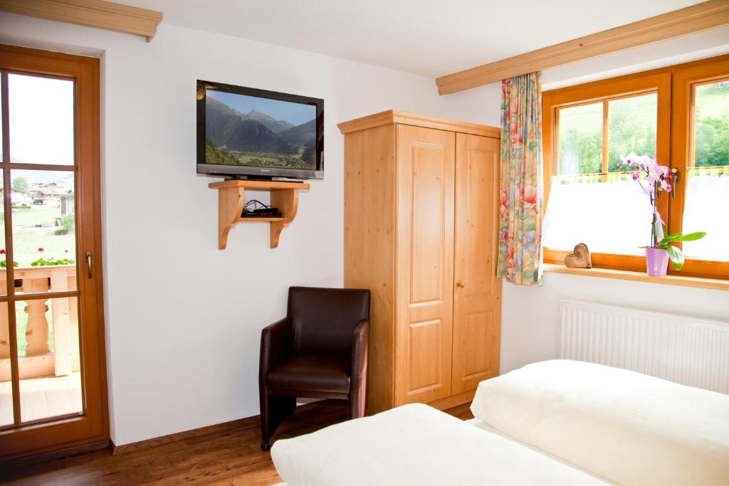 A television and/or entertainment centre at Larchergut
