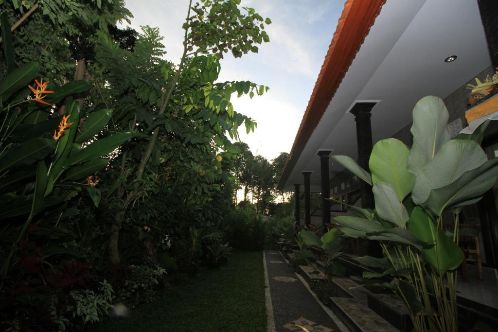 Zahrada ubytování Teba Jati Guest House