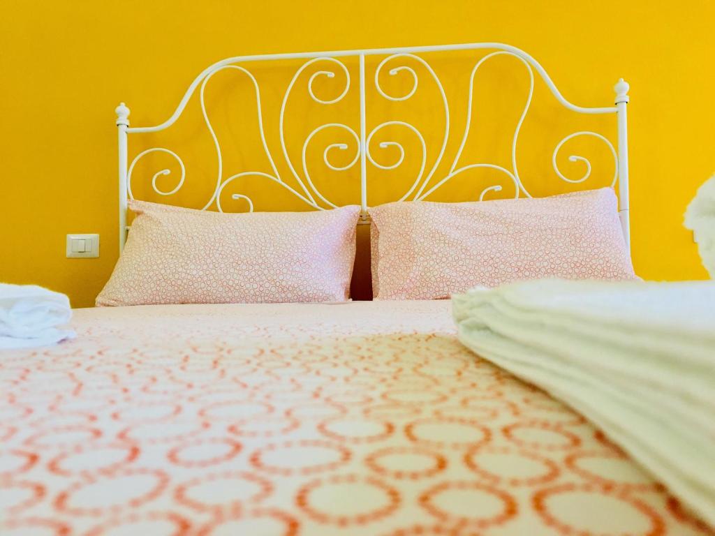 Buonocore Rooms - Family Room With Balcony