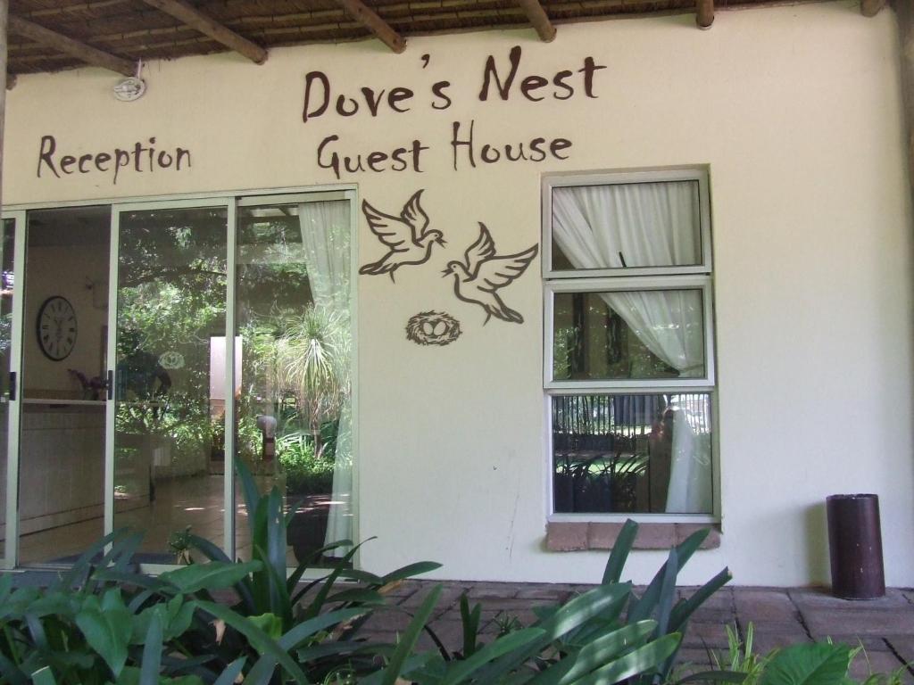Foto dalla galleria di Dove's Nest Guest House a Kempton Park