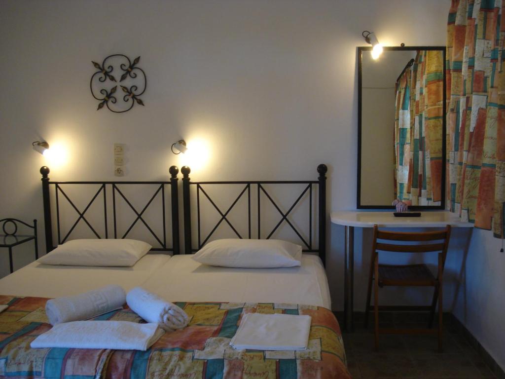 Ein Bett oder Betten in einem Zimmer der Unterkunft Iron House